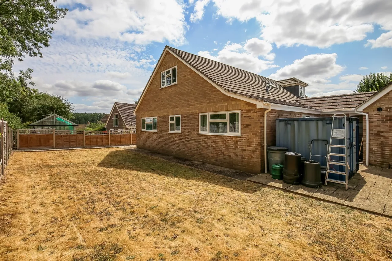 Mill Close, Winterbourne Gunner, Salisbury, Wiltshire, SP4 6JR, photo 17