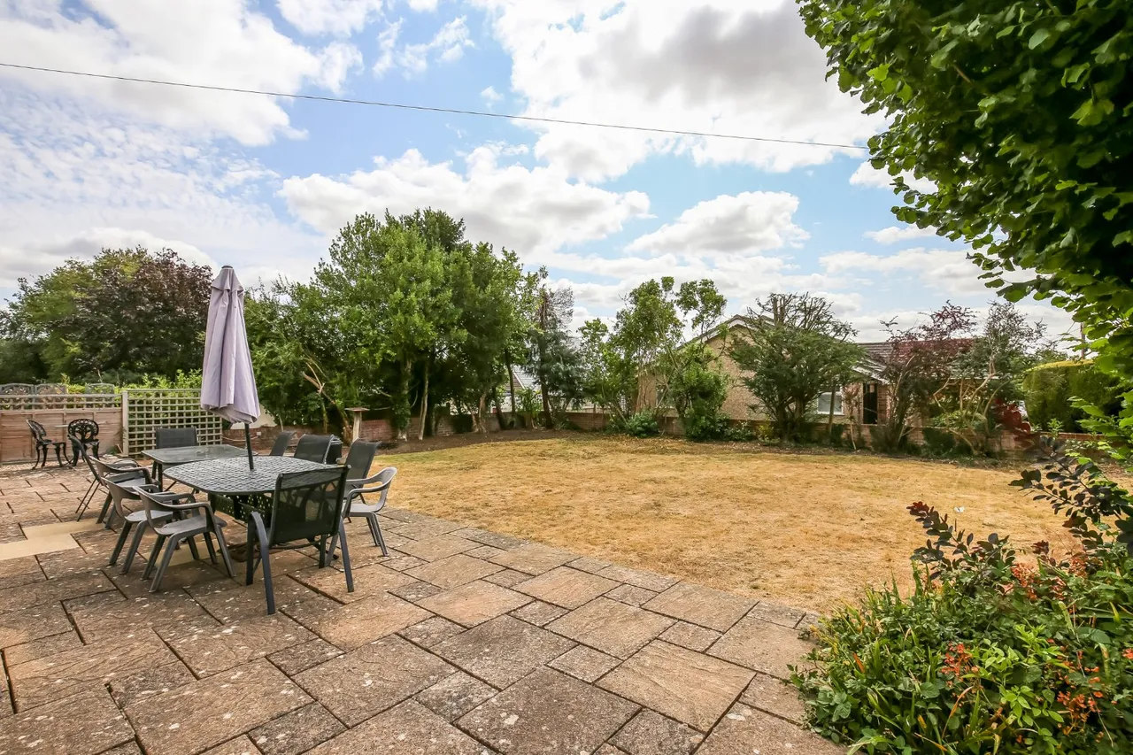 Mill Close, Winterbourne Gunner, Salisbury, Wiltshire, SP4 6JR, photo 18