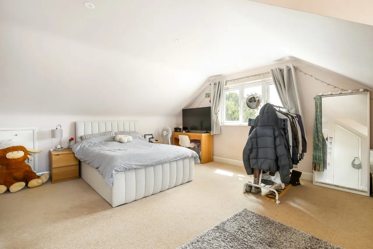 Mill Close, Winterbourne Gunner, Salisbury, Wiltshire, SP4 6JR, photo 9
