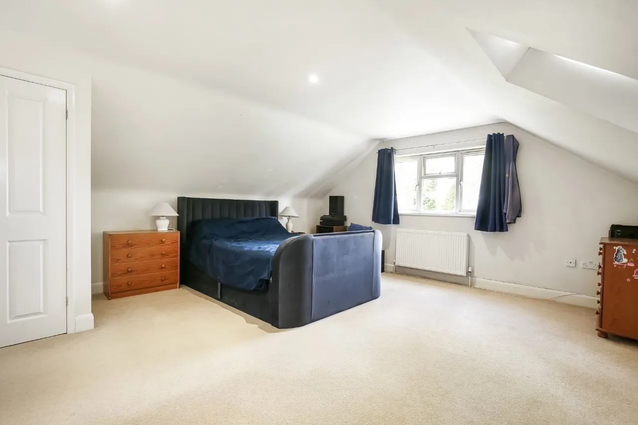 Mill Close, Winterbourne Gunner, Salisbury, Wiltshire, SP4 6JR, photo 10