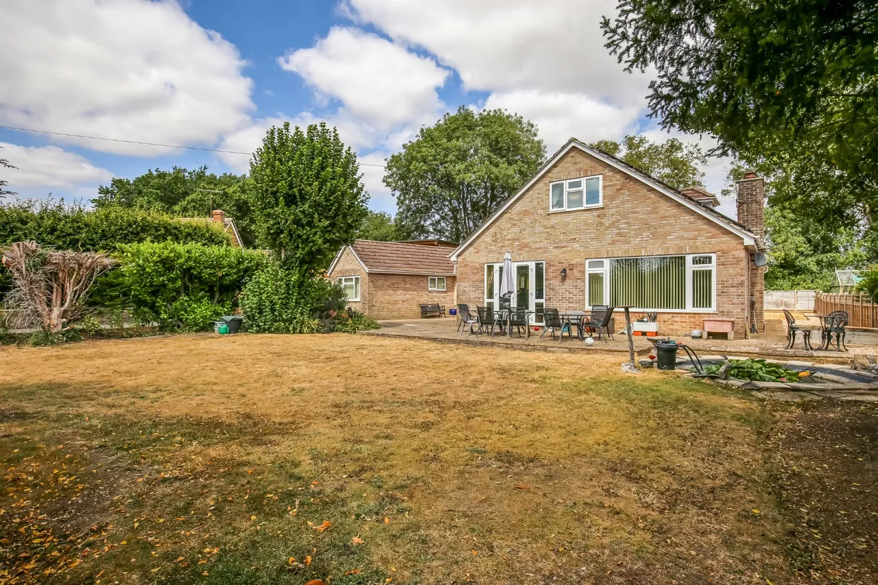 6 bed house for sale — Mill Close, Winterbourne Gunner, Salisbury, Wiltshire, SP4 6JR