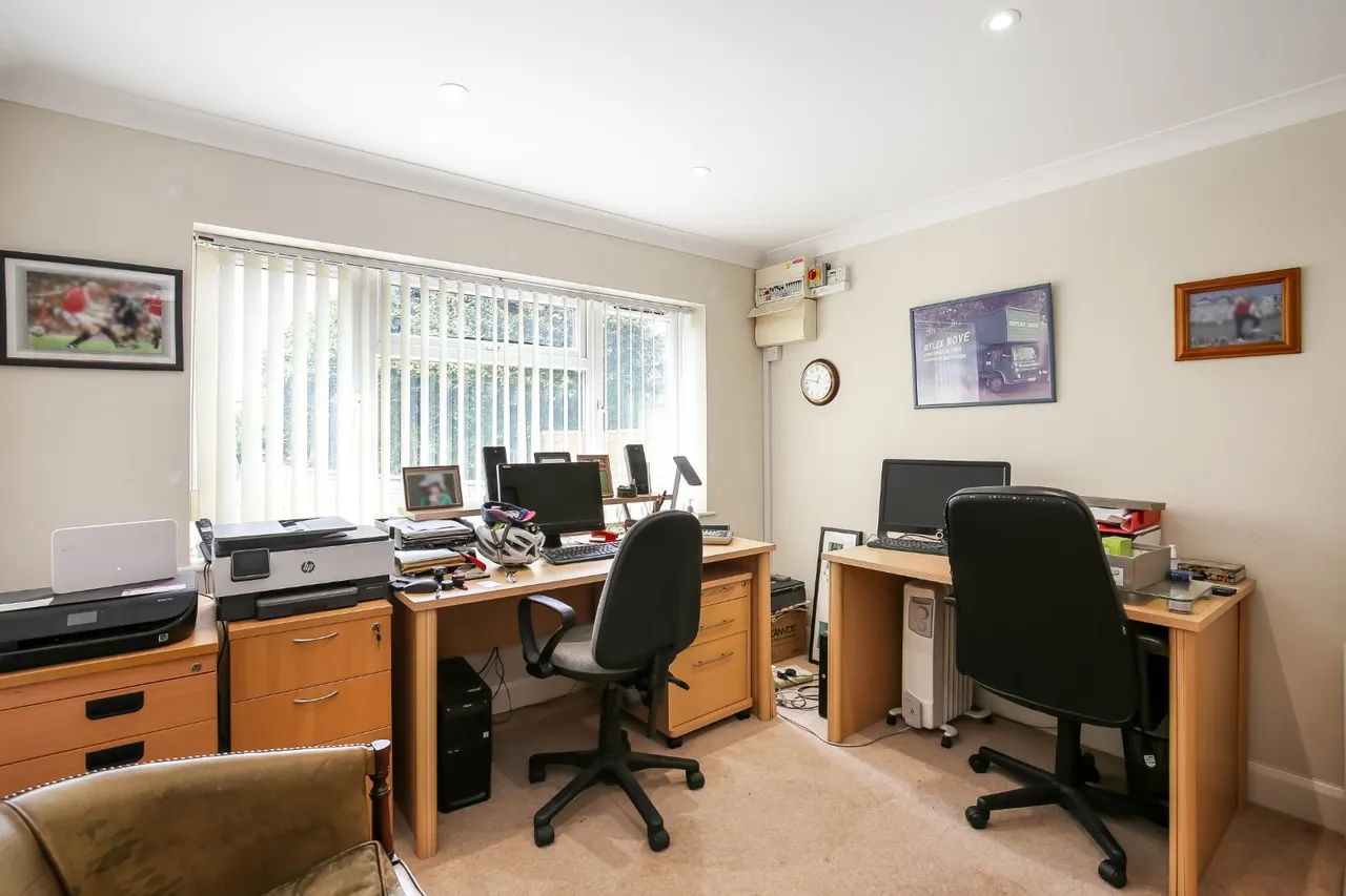 Mill Close, Winterbourne Gunner, Salisbury, Wiltshire, SP4 6JR, photo 15