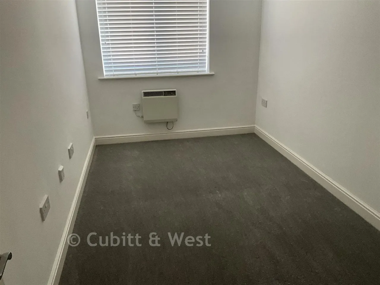 Fairbank Road, Southwater, RH13, photo 7
