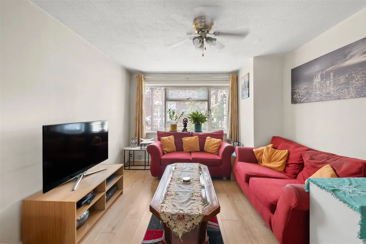 Finians Close, Uxbridge, photo 4