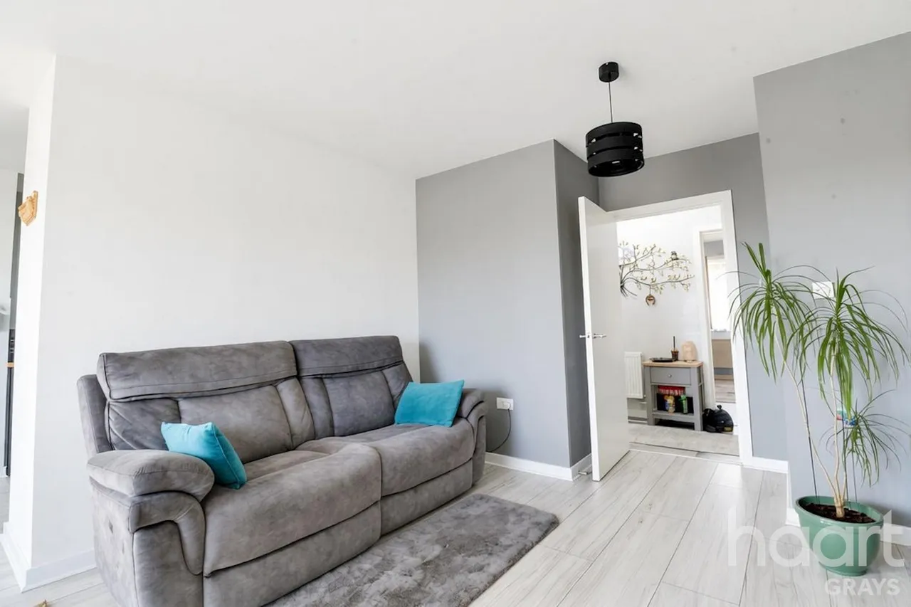 London Road, West Thurrock, RM20, photo 5