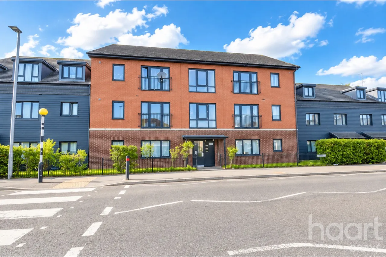 London Road, West Thurrock, RM20, photo 2