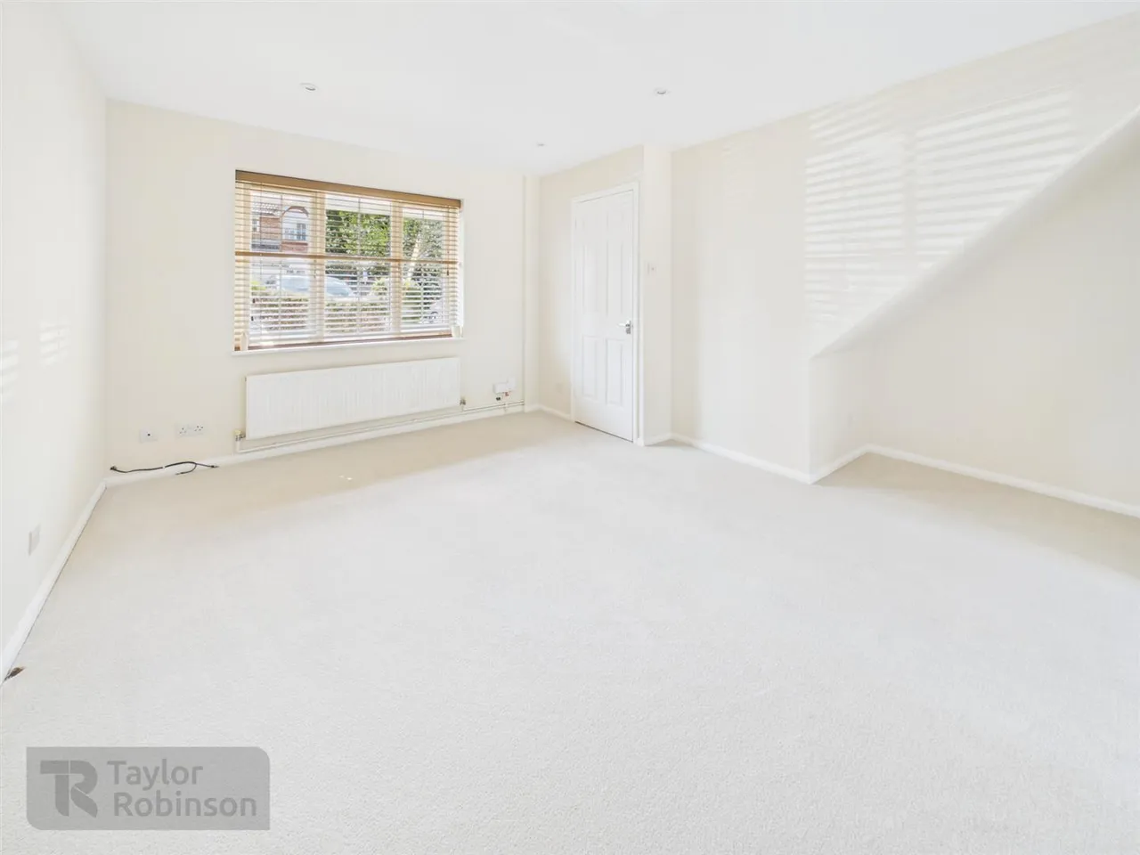 Goddard Close, Maidenbower, RH10, photo 2