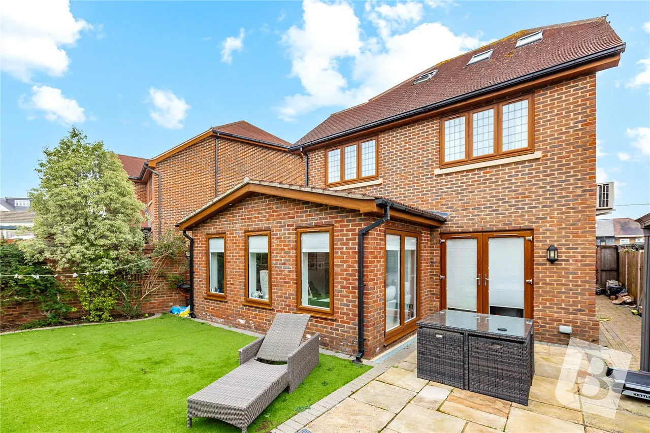 Silver Birch Mews, Upminster, RM14, photo 10