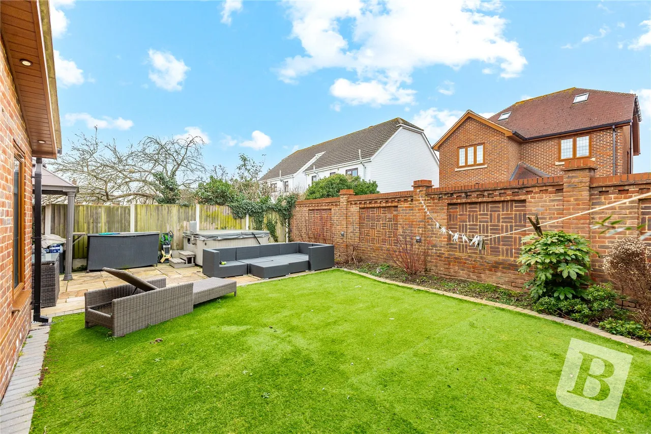 Silver Birch Mews, Upminster, RM14, photo 9
