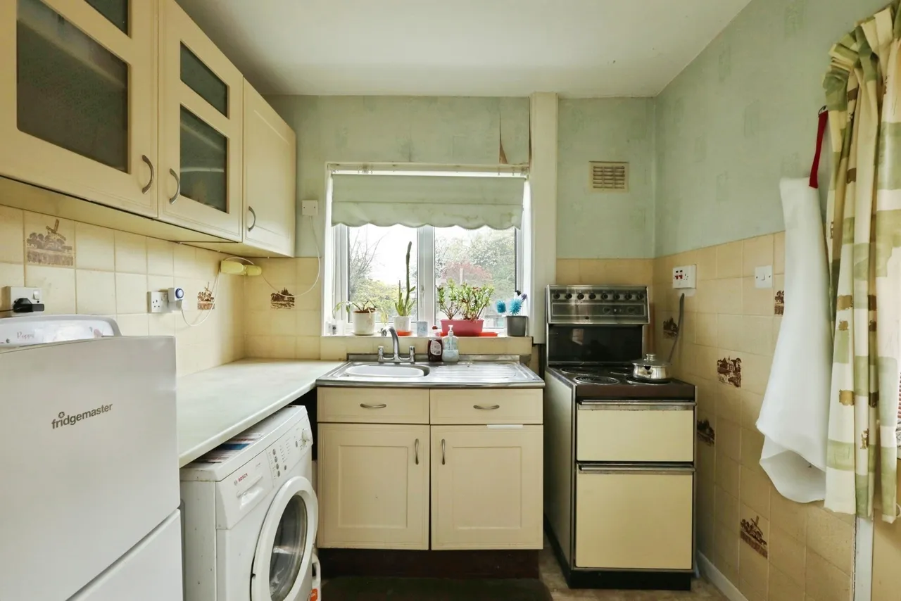Spruce Avenue, Wickersley, Rotherham, South Yorkshire, S66, photo 13