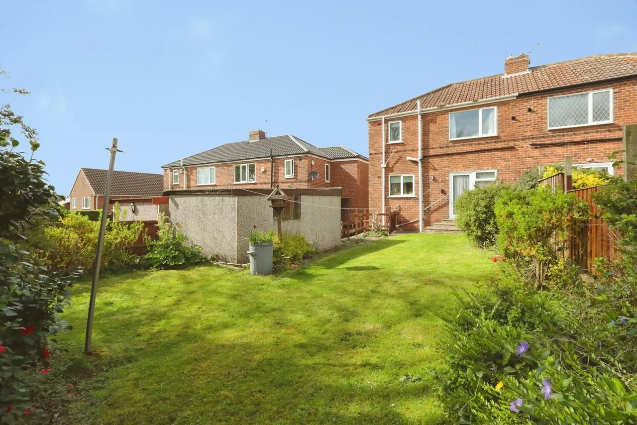 Spruce Avenue, Wickersley, Rotherham, South Yorkshire, S66, photo 3