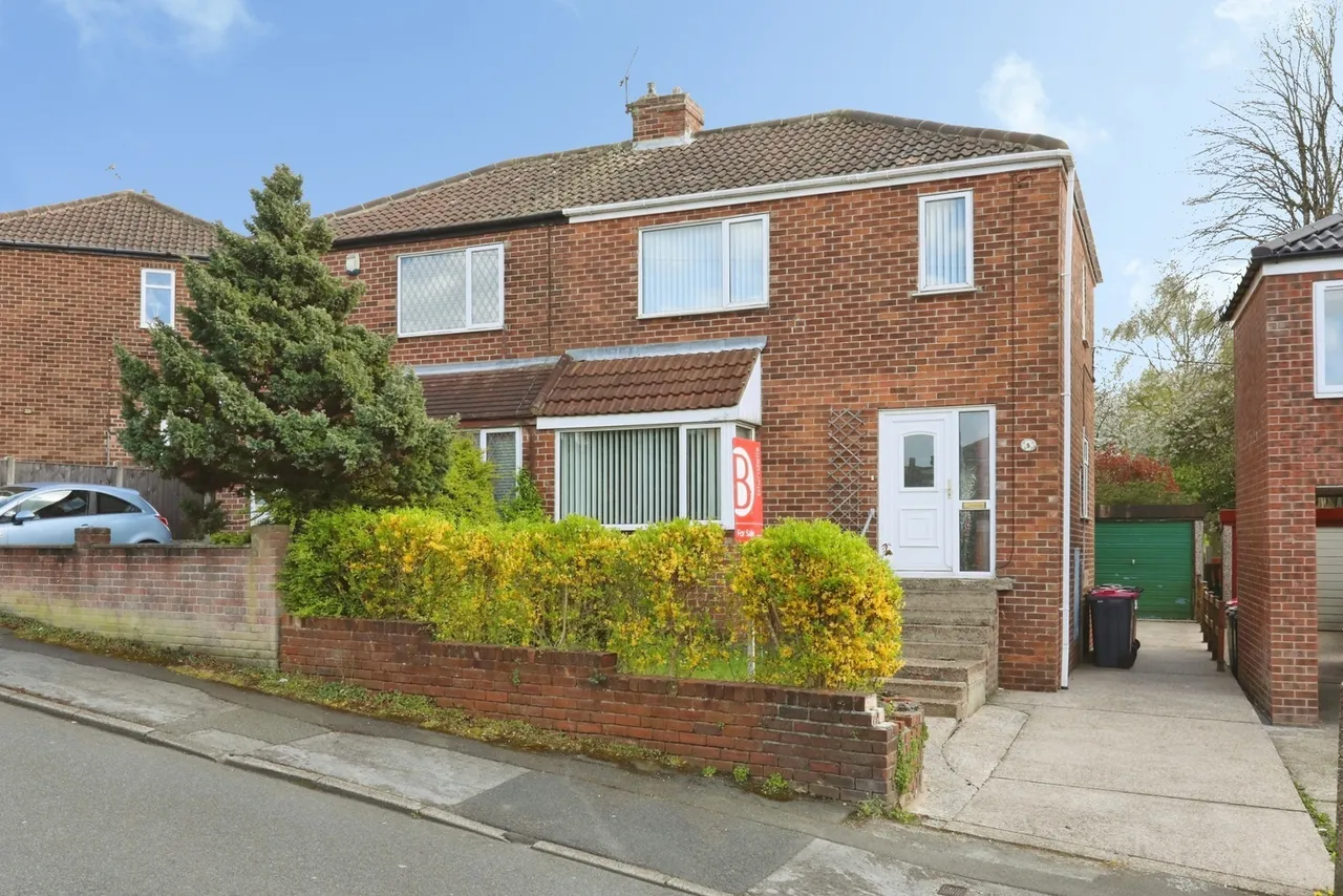 3 bed house for sale — Spruce Avenue, Wickersley, Rotherham, South Yorkshire, S66