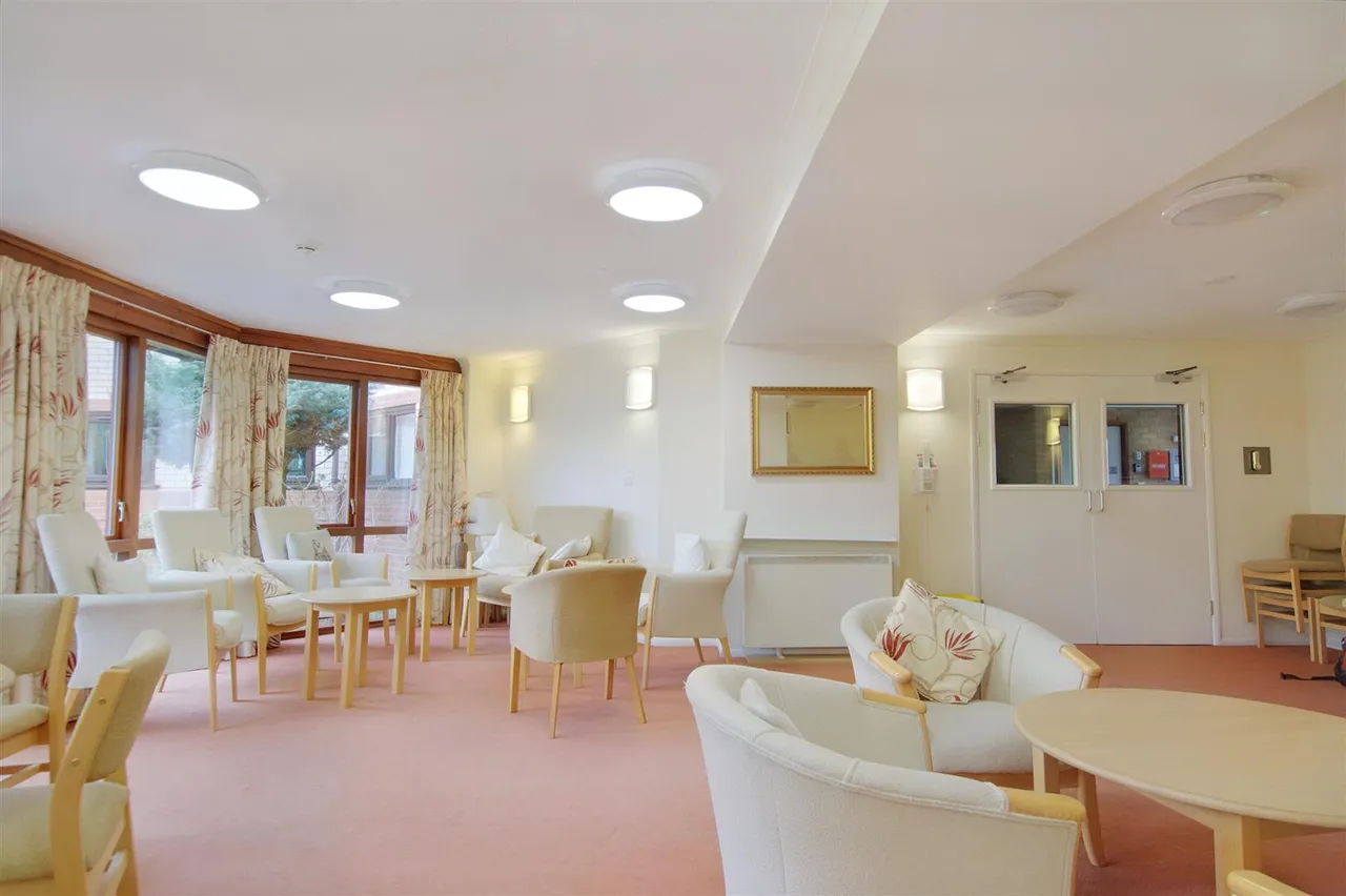 Sandby Court, Chilwell, NG9, photo 8