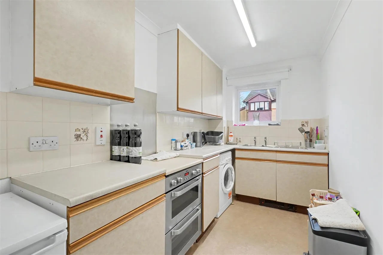 Sandby Court, Chilwell, NG9, photo 3