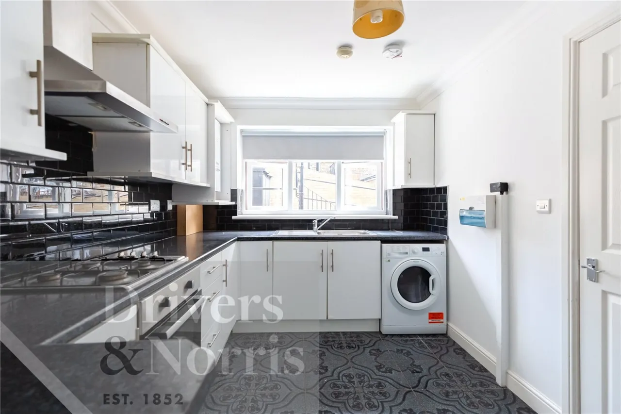 2 bed house to rent, Tancred Road, Finsbury Park