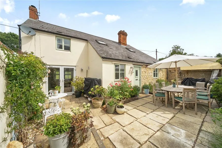 Main Street, Buckingham, MK18, photo 22