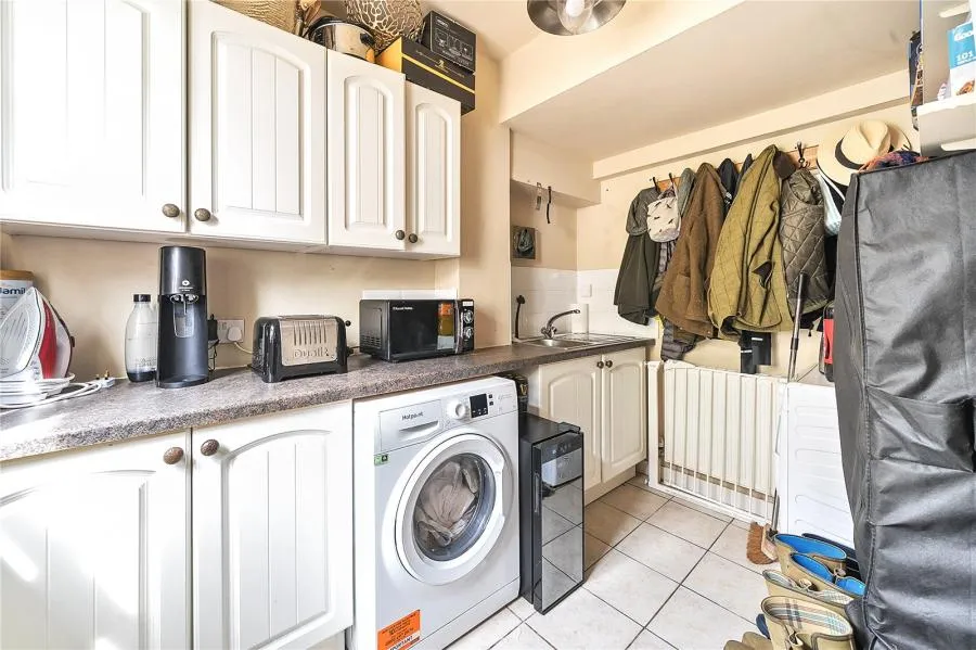 Main Street, Buckingham, MK18, photo 11