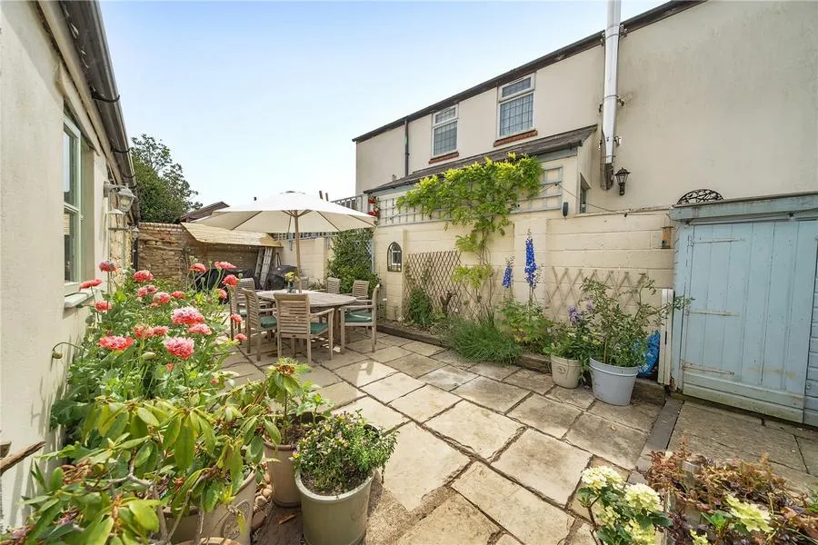 Main Street, Buckingham, MK18, photo 23