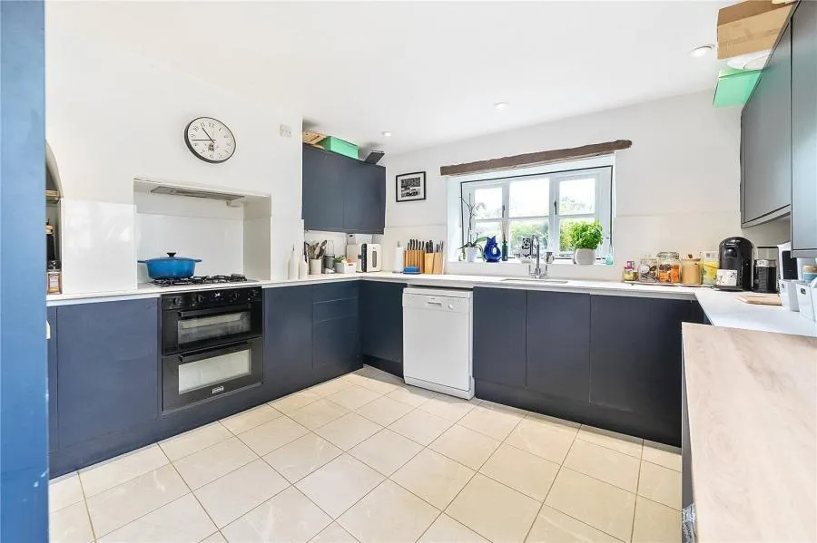 Main Street, Buckingham, MK18, photo 10