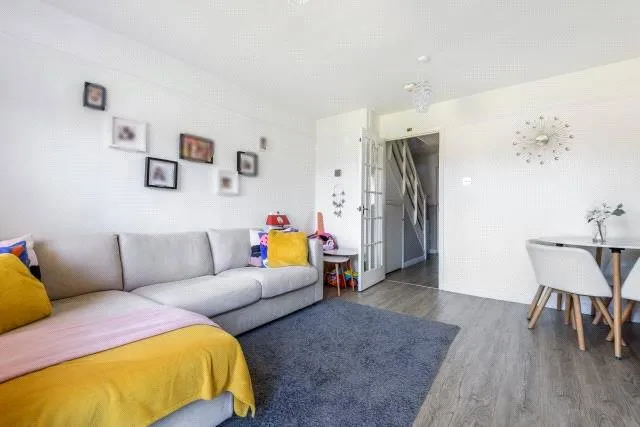 Batchelor Close, Aylesbury, HP20, photo 5
