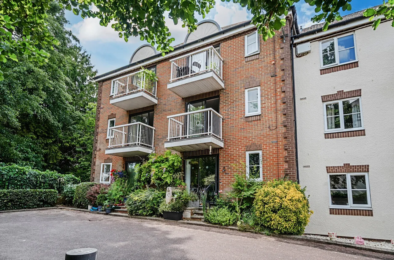 Waterside Court, Alton, GU34, photo 2