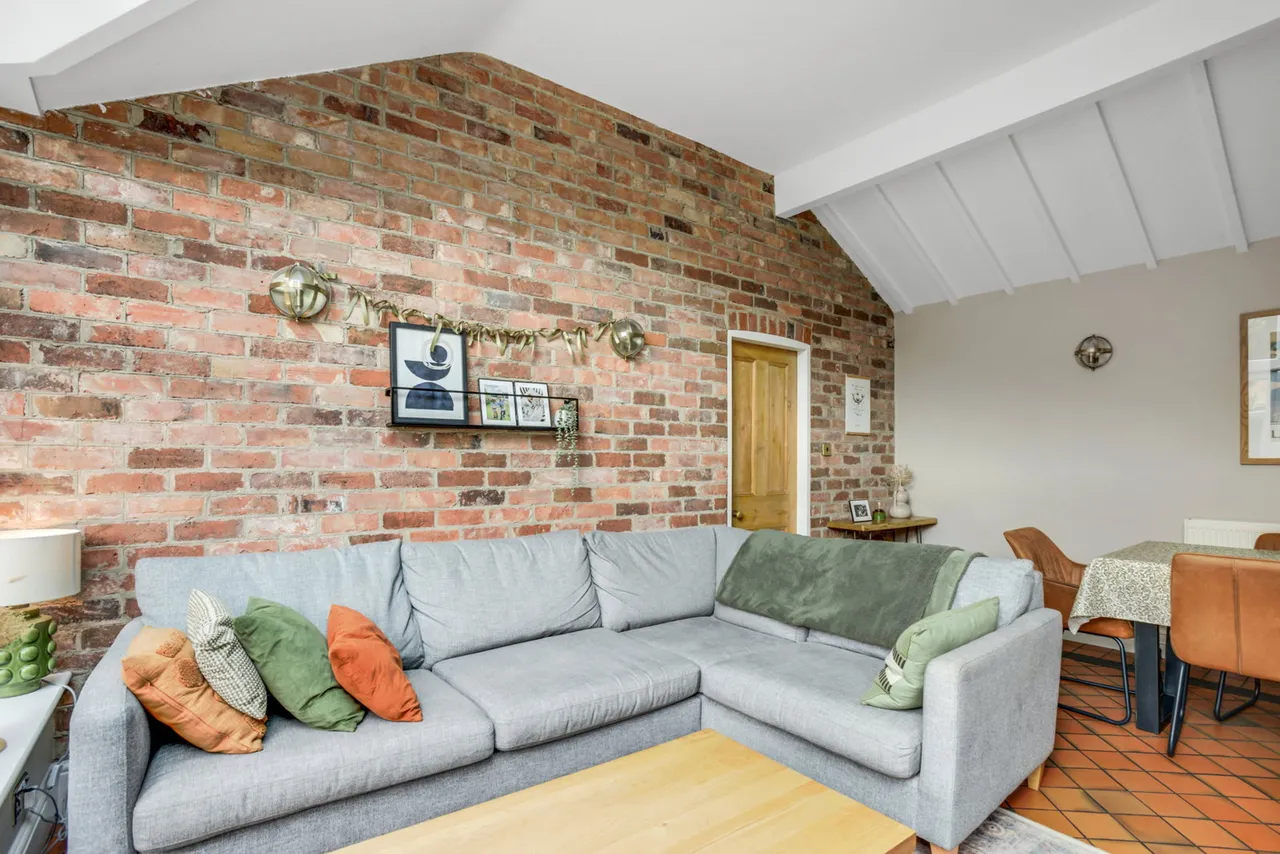 Bingham Road, Radcliffe-on-Trent, NG12, photo 11
