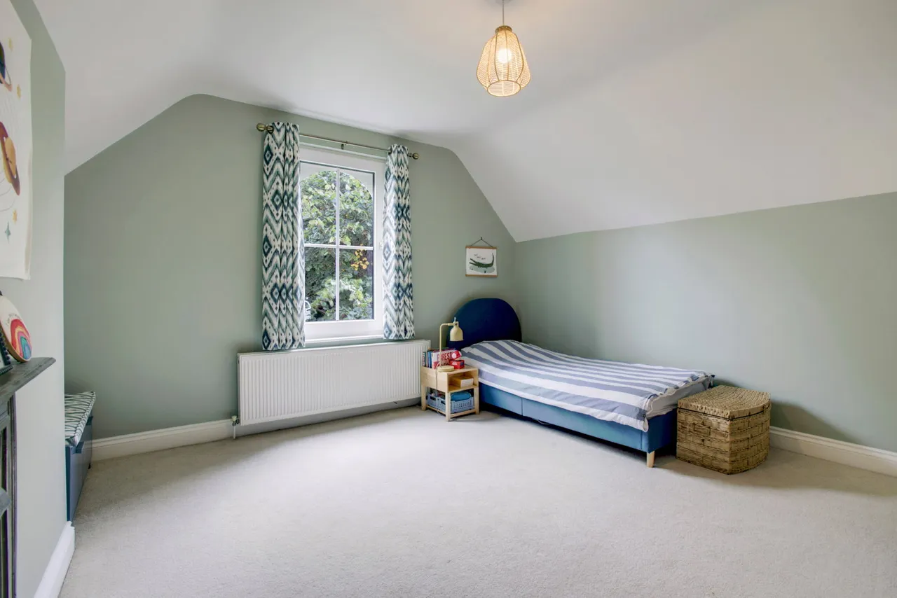 Bingham Road, Radcliffe-on-Trent, NG12, photo 33