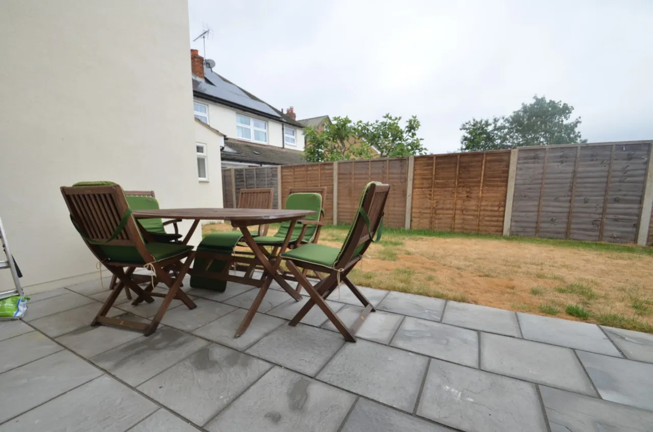 Burgoyne Road, Sunbury-on-Thames, photo 5
