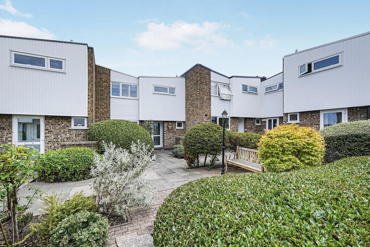 3 bed house to rent — Regency Walk, Croydon, CR0