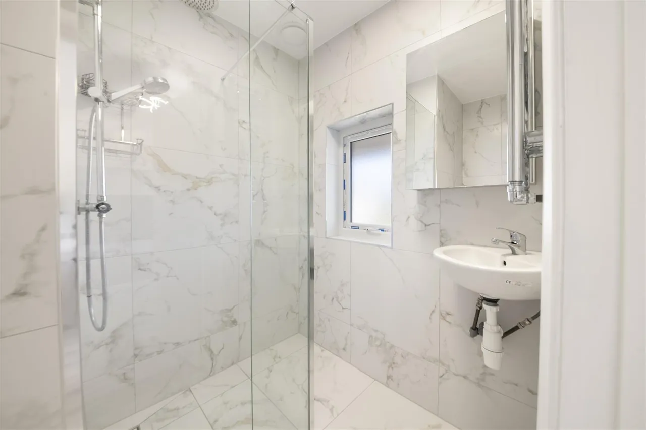 Canfield Drive, Ruislip, photo 9