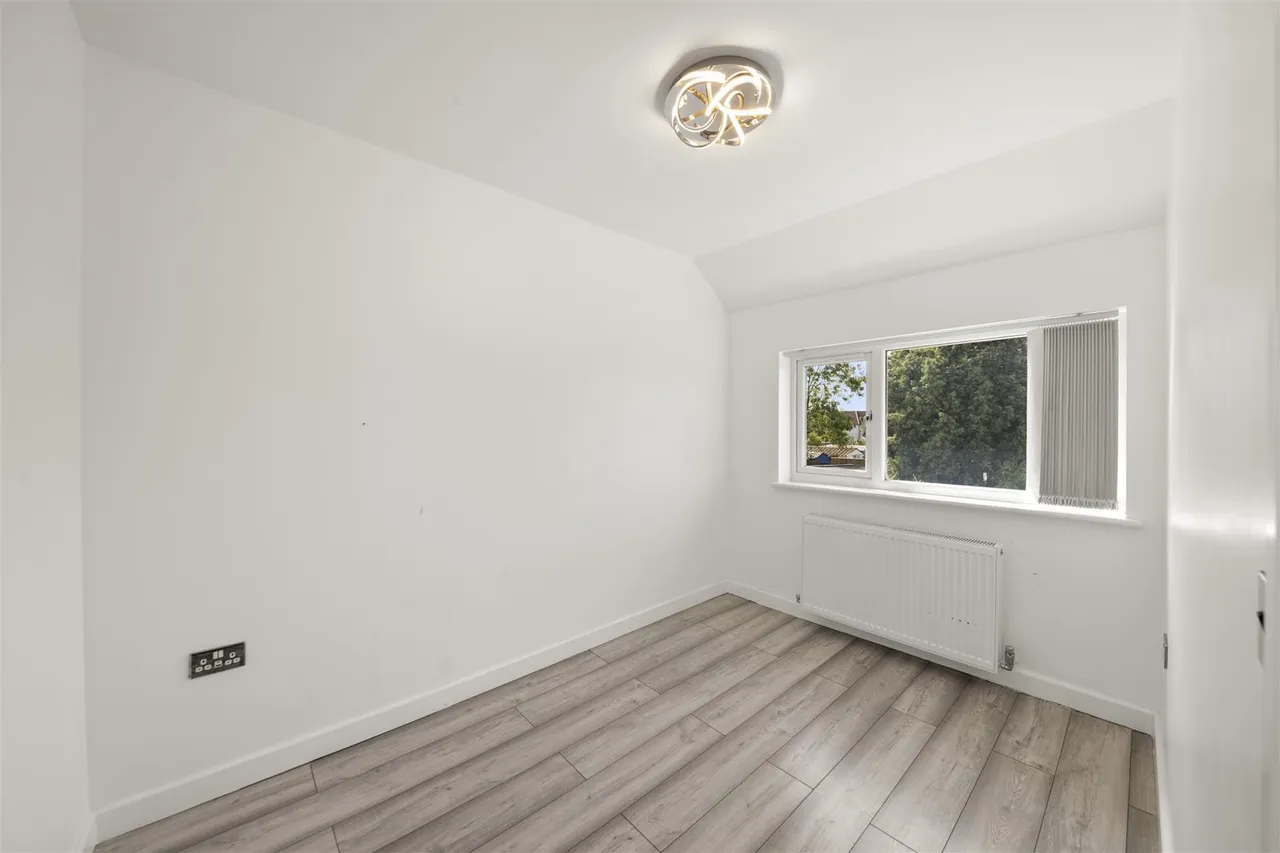 Canfield Drive, Ruislip, photo 6