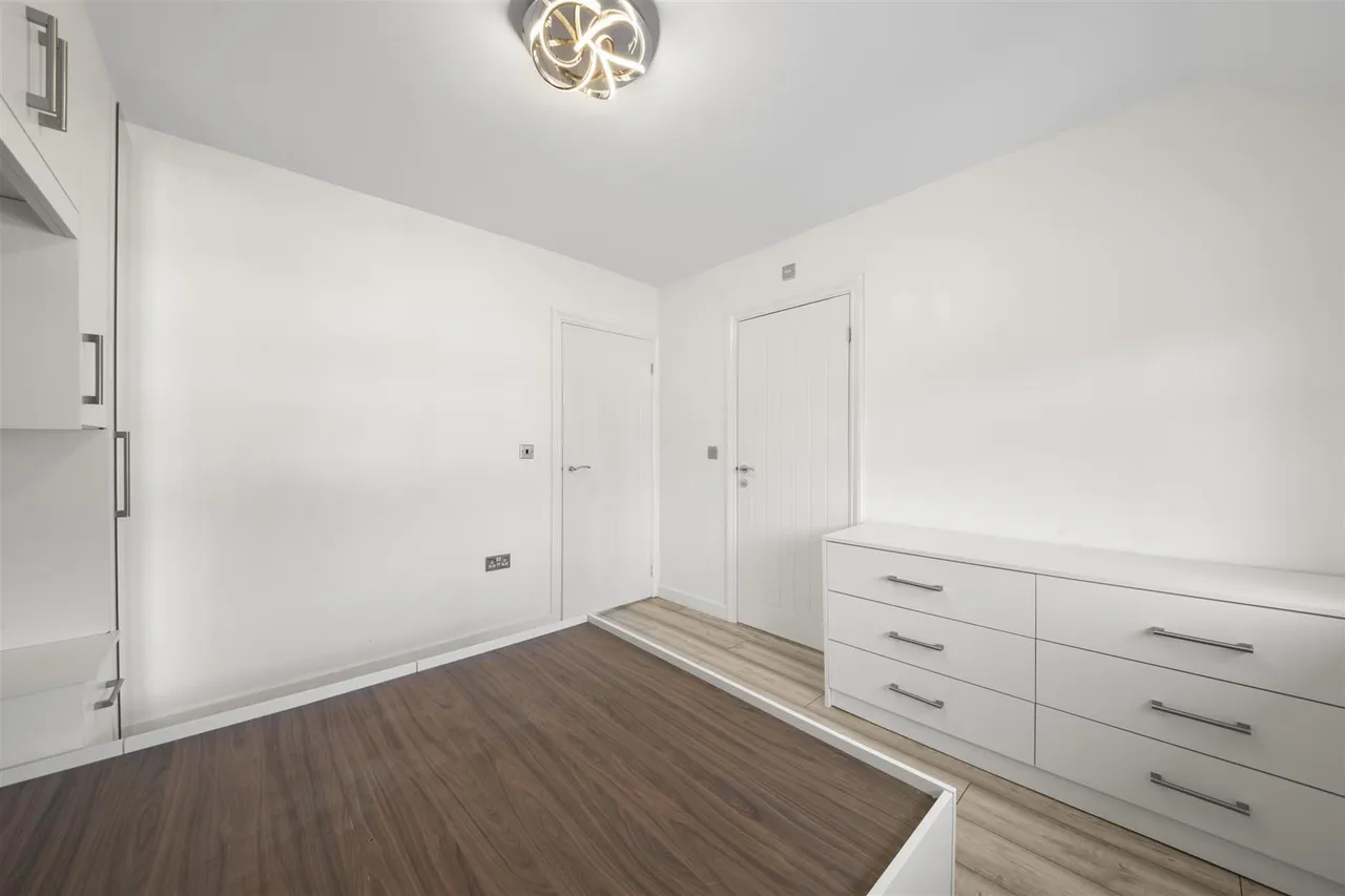 Canfield Drive, Ruislip, photo 7
