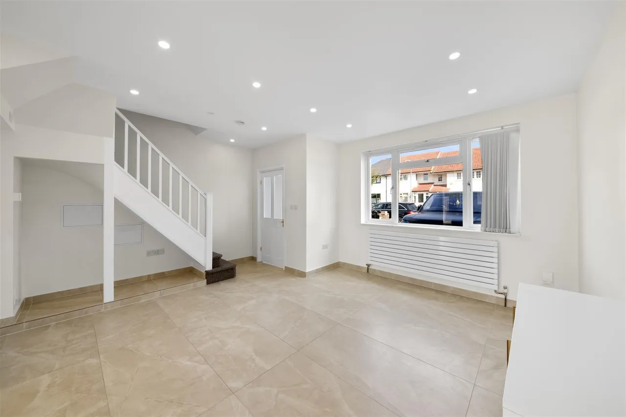 Canfield Drive, Ruislip, photo 10