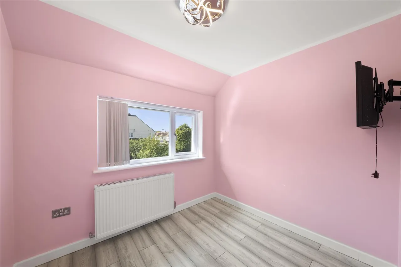 Canfield Drive, Ruislip, photo 8