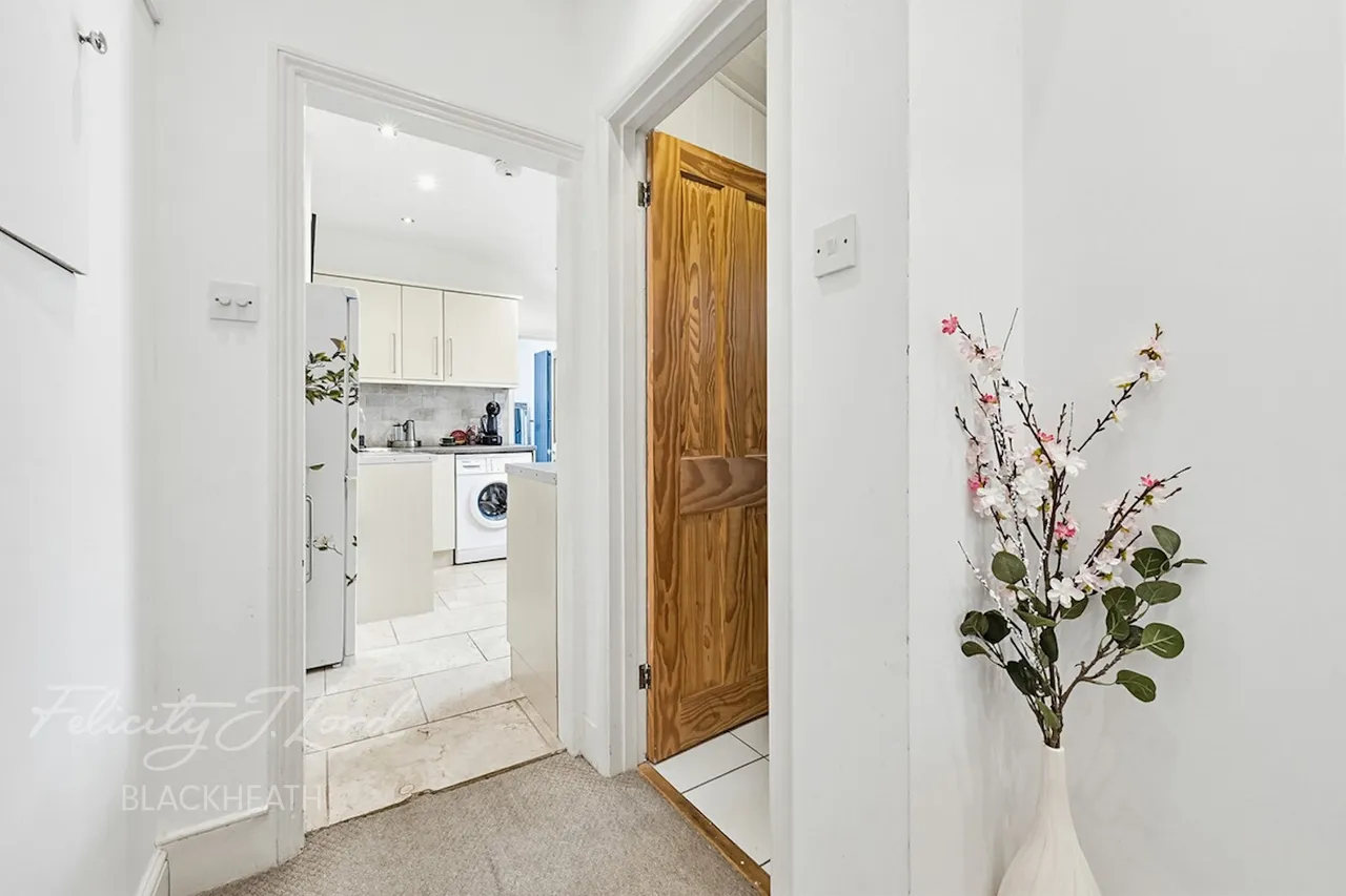 Benares Road, Plumstead, photo 12