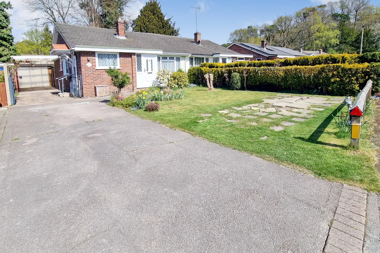 2 bed house for sale — Rowcroft Close, Ash Vale, Guildford, Surrey, GU12 5LH