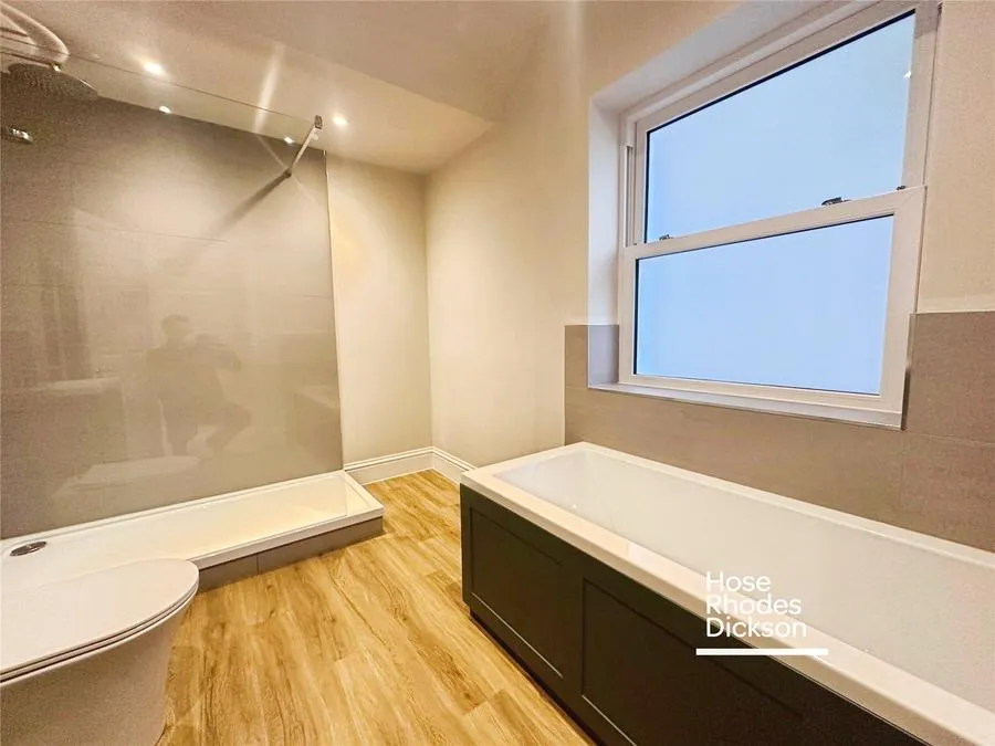 East Hill Road, Ryde, PO33, photo 6