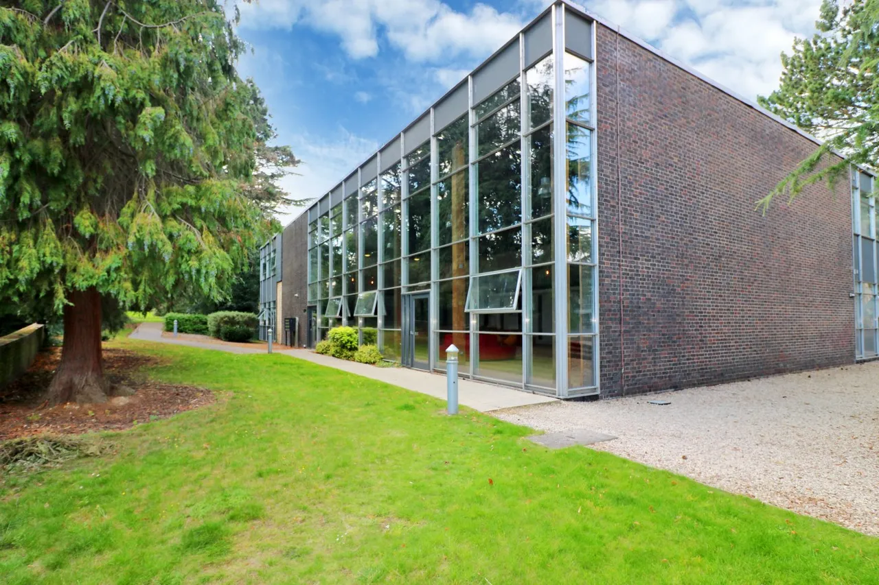 Nellis Hall, Hatfield Road, St. Albans, Hertfordshire, photo 8