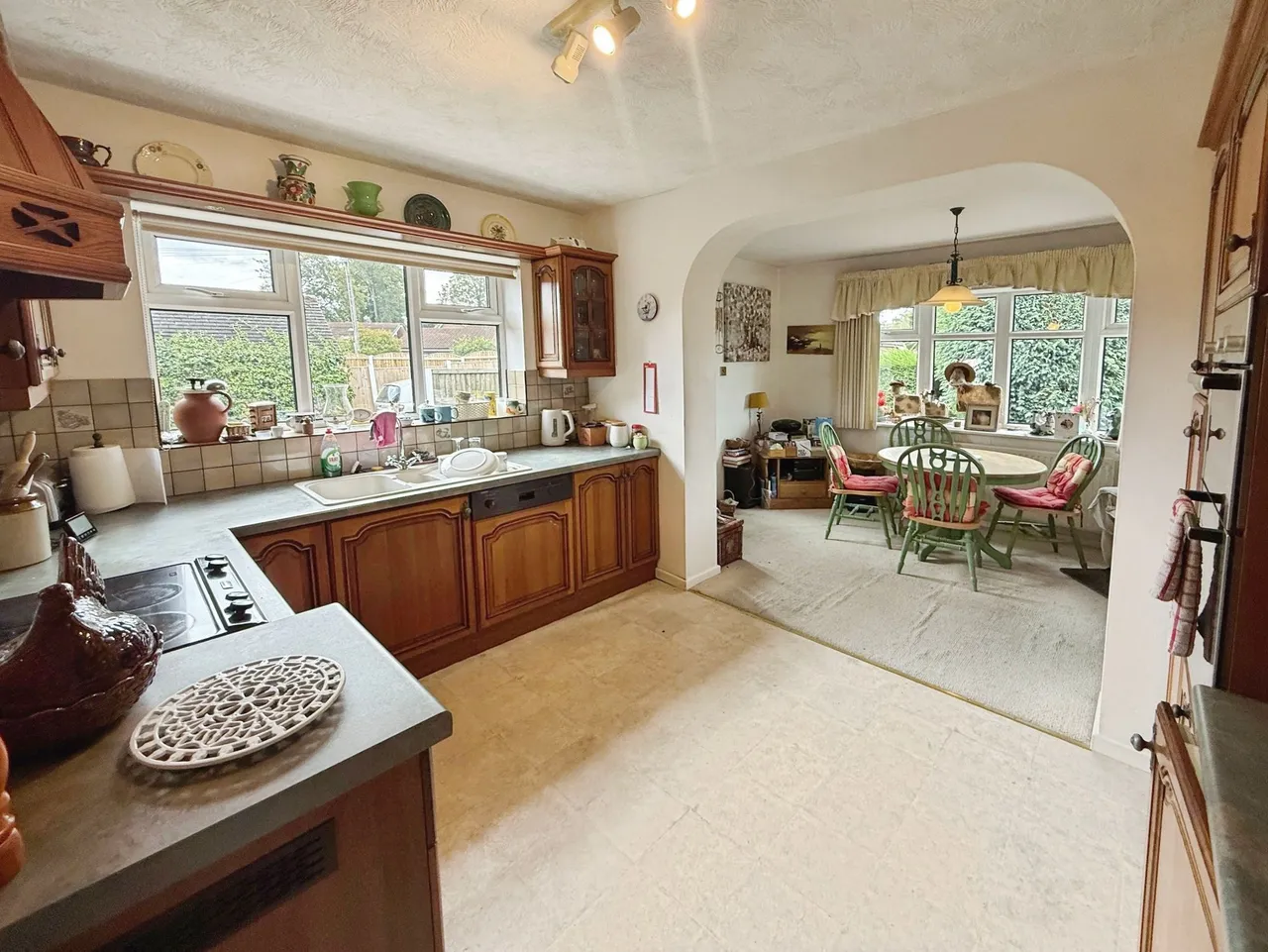 Midway, Cheadle, photo 2