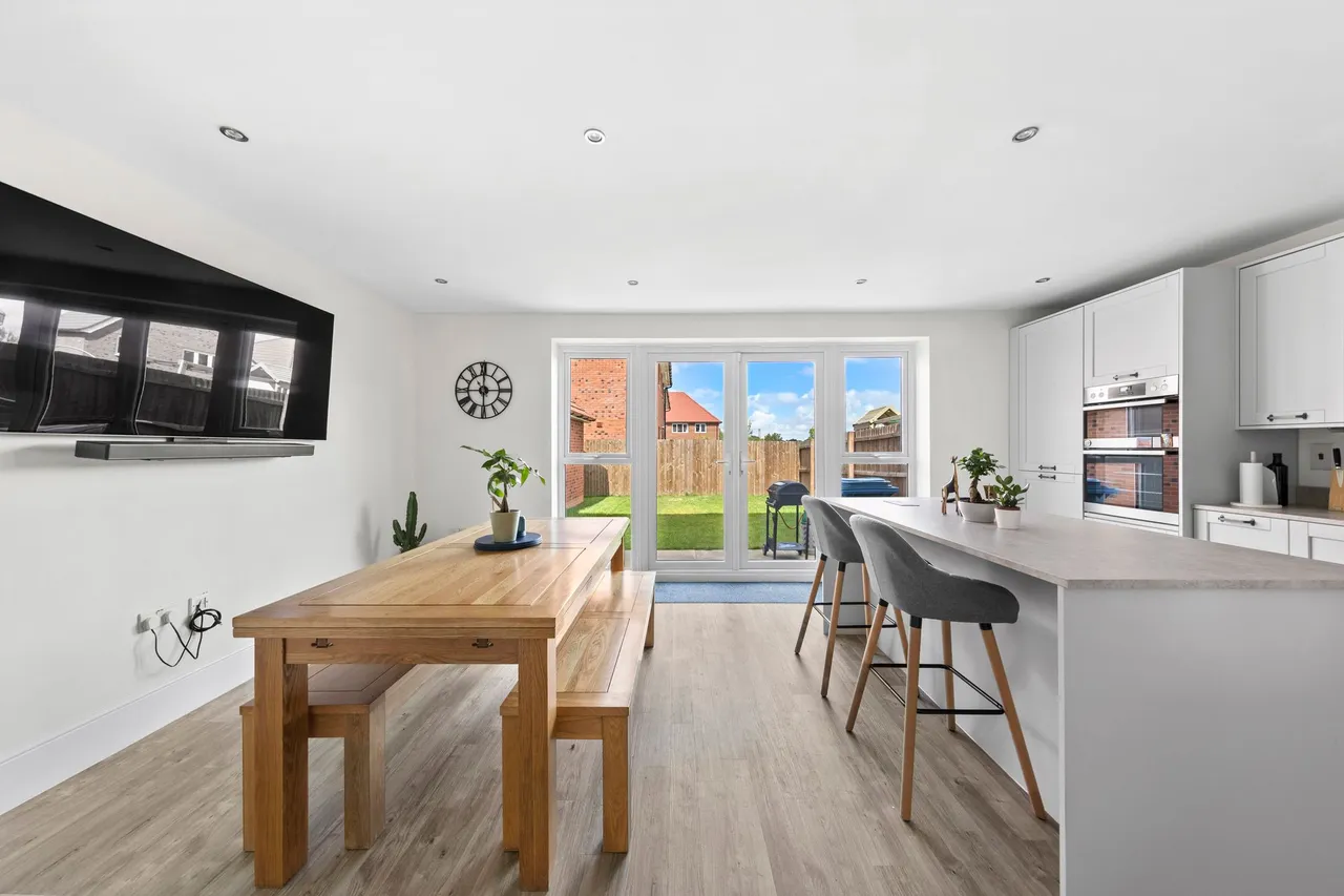 Haybedore Close, Daresbury, Warrington, WA4 6GP, photo 3