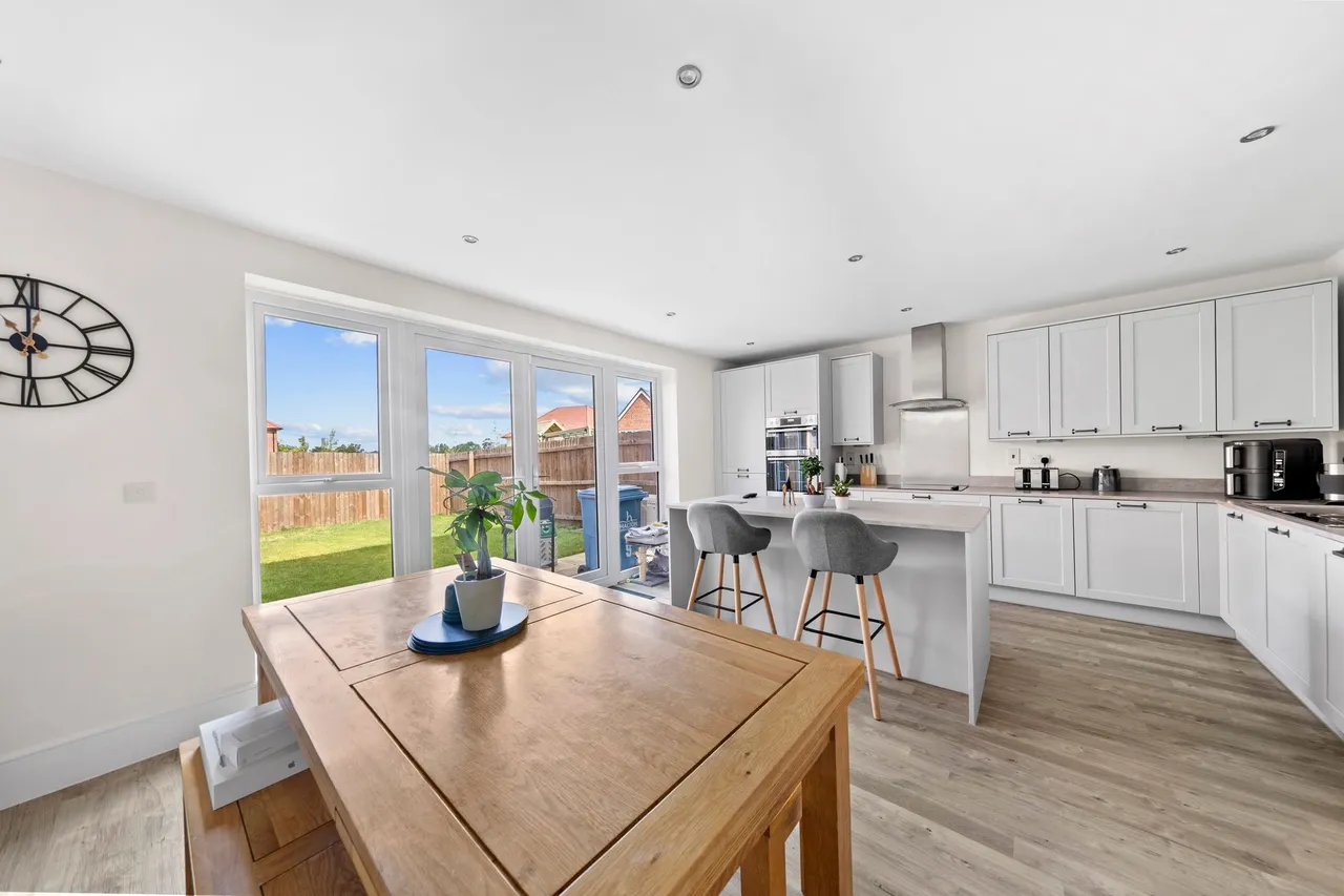 Haybedore Close, Daresbury, Warrington, WA4 6GP, photo 4