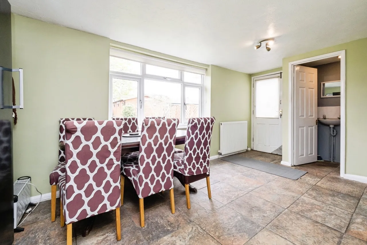 Sowrey Avenue, Rainham, Essex, RM13, photo 4