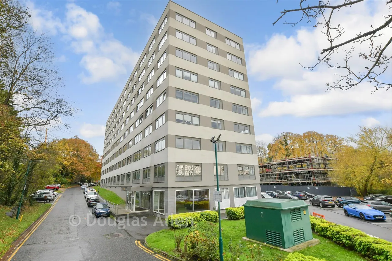 2 bed flat for sale, Hubert Road, Brentwood, CM14