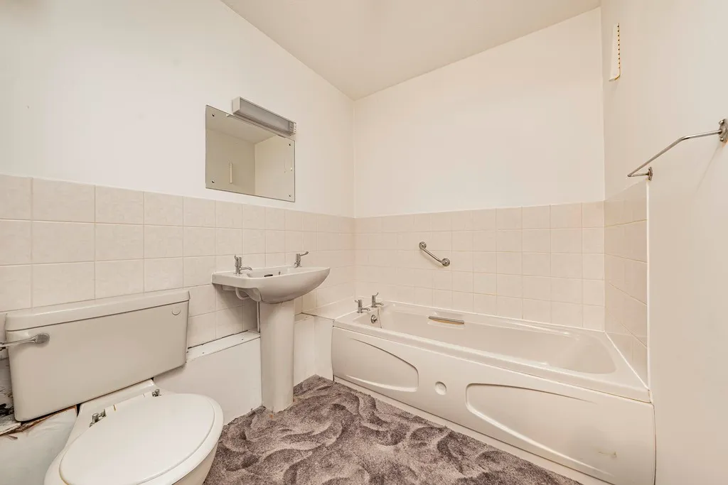 Woodlea Court, Verona Close, UB8, photo 5