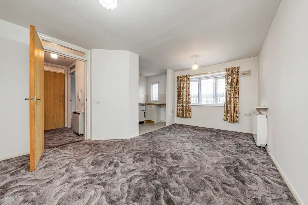 Woodlea Court, Verona Close, UB8, photo 4
