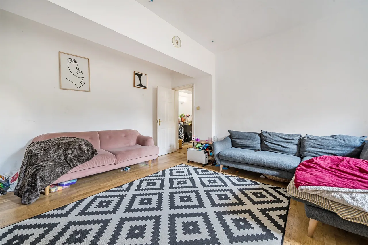 Royal Drive, London, N11, photo 8