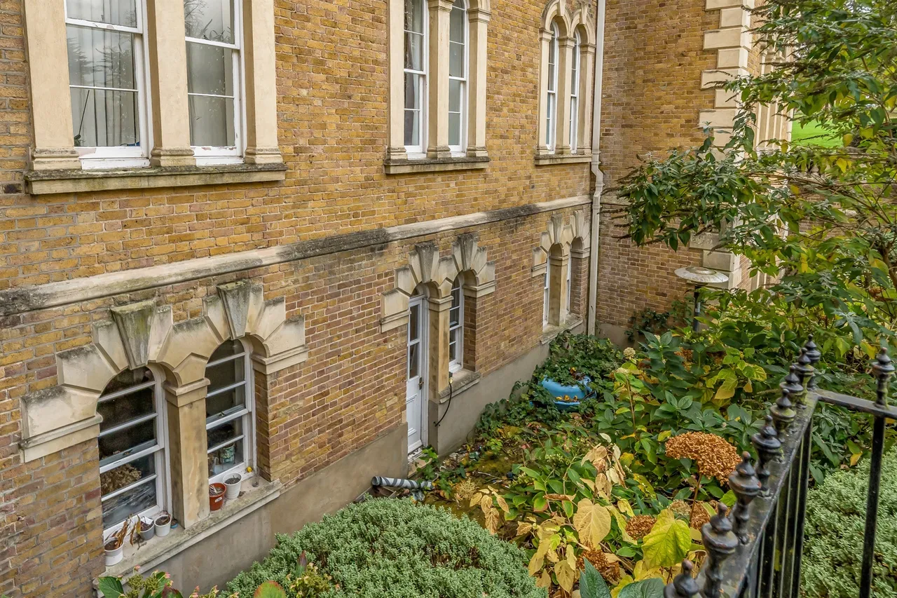 Royal Drive, London, N11, photo 4