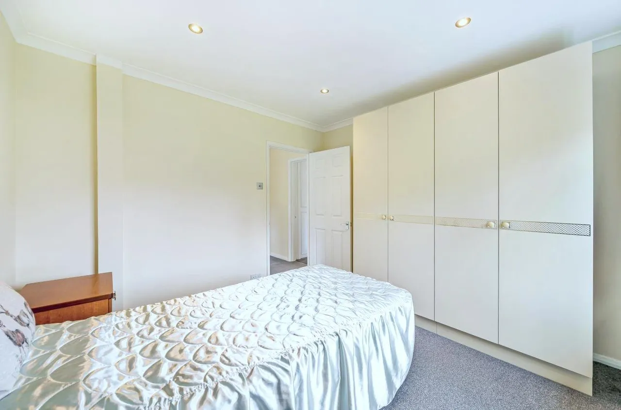 Castleton Close, Banstead, SM7, photo 14