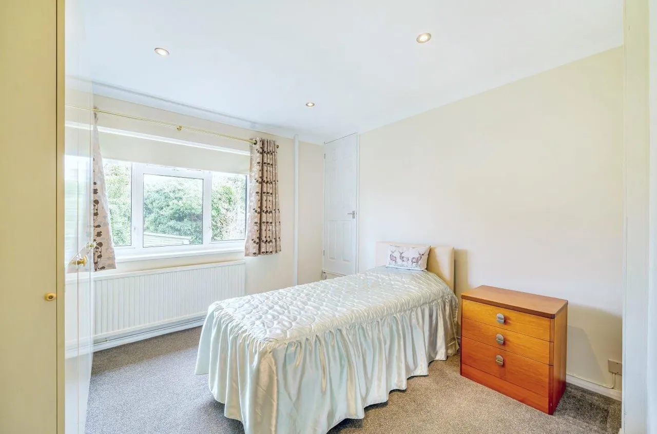 Castleton Close, Banstead, SM7, photo 13
