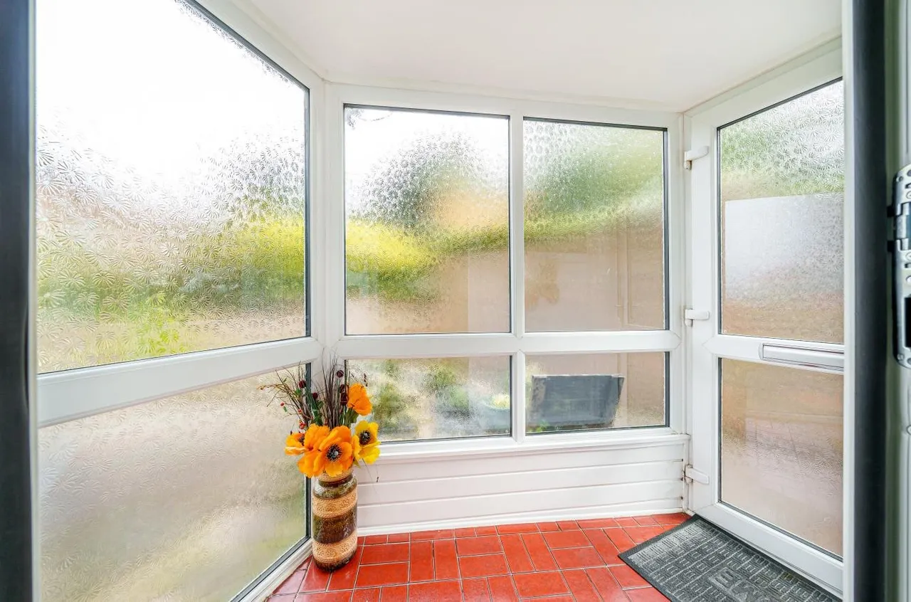 Castleton Close, Banstead, SM7, photo 2